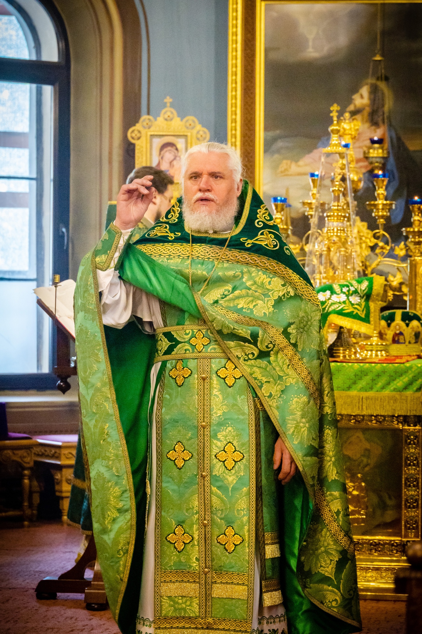 Поздравление настоятеля Собора Владимирской иконы Божией Матери с Праздником Святой Троицы