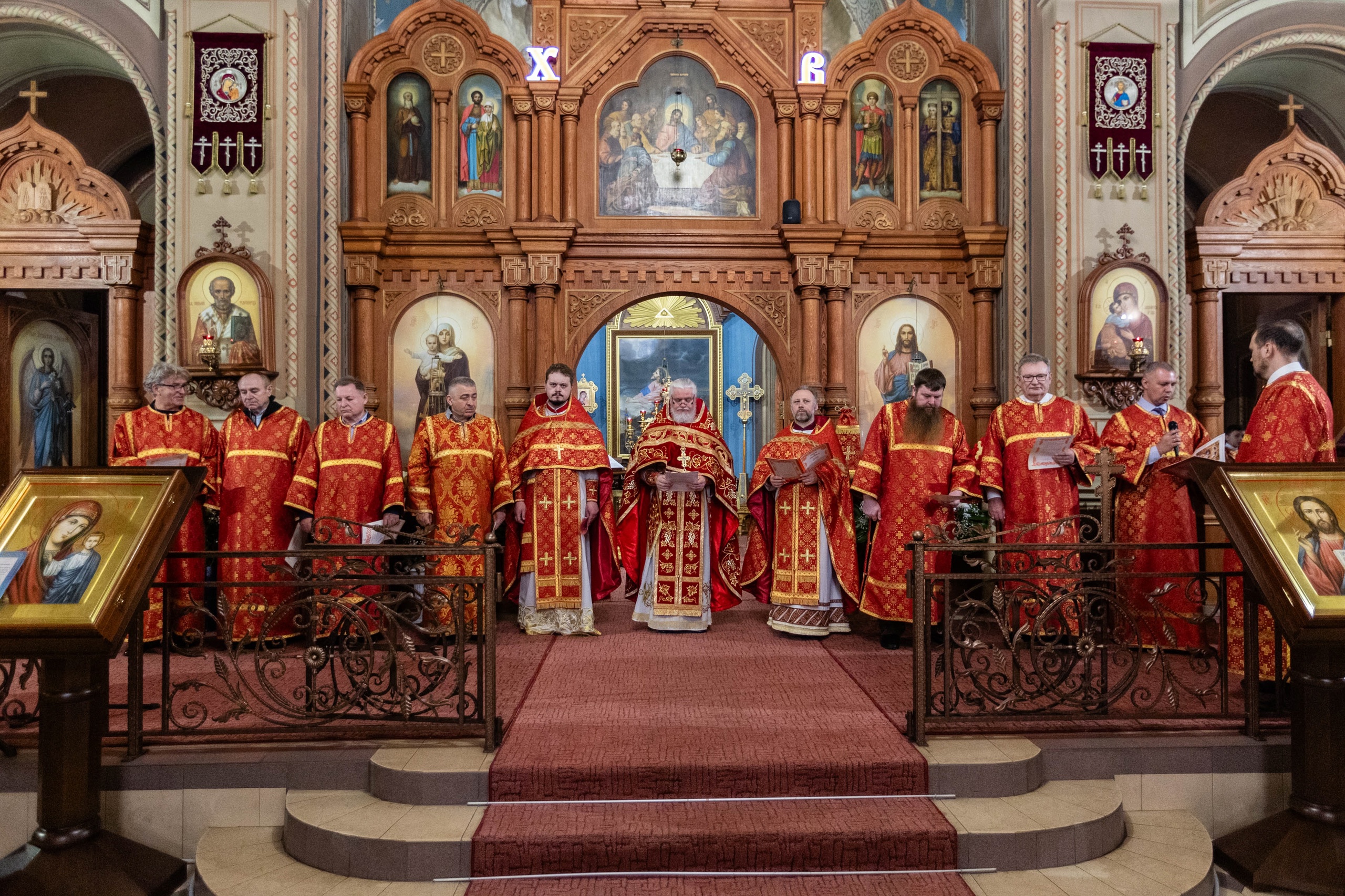 Торжественное богослужение в праздник Светлого Христова Воскресения