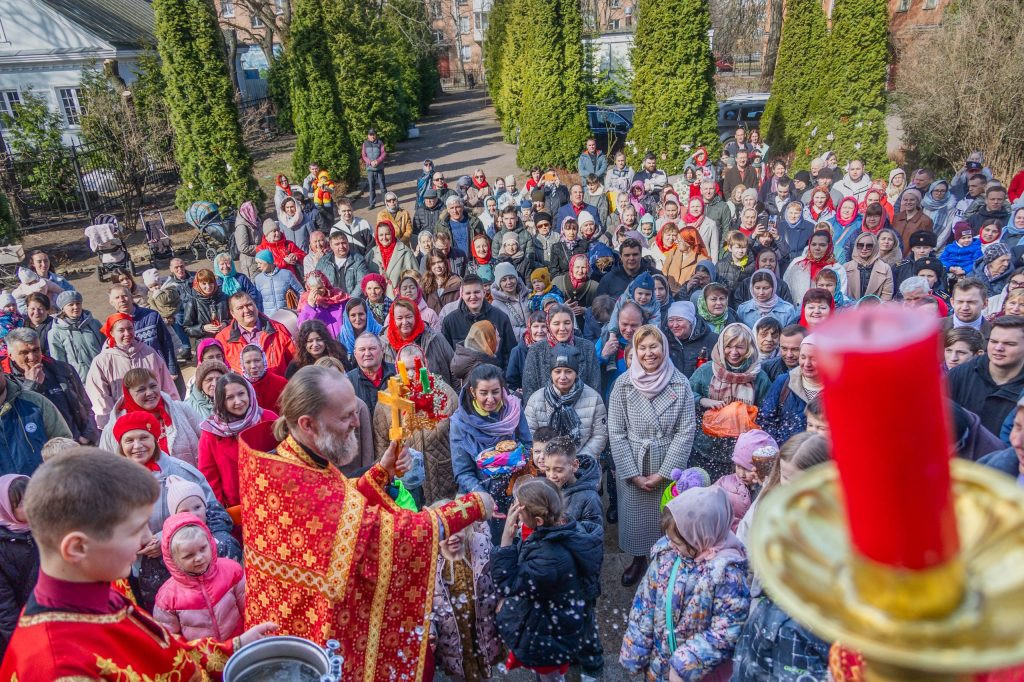 Утреннее богослужение в праздник Светлого Христова Воскресения